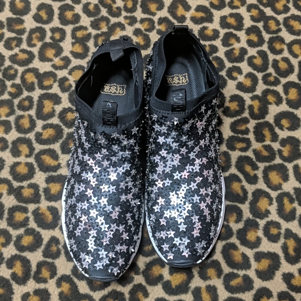 *SOLD* Ash star shoes